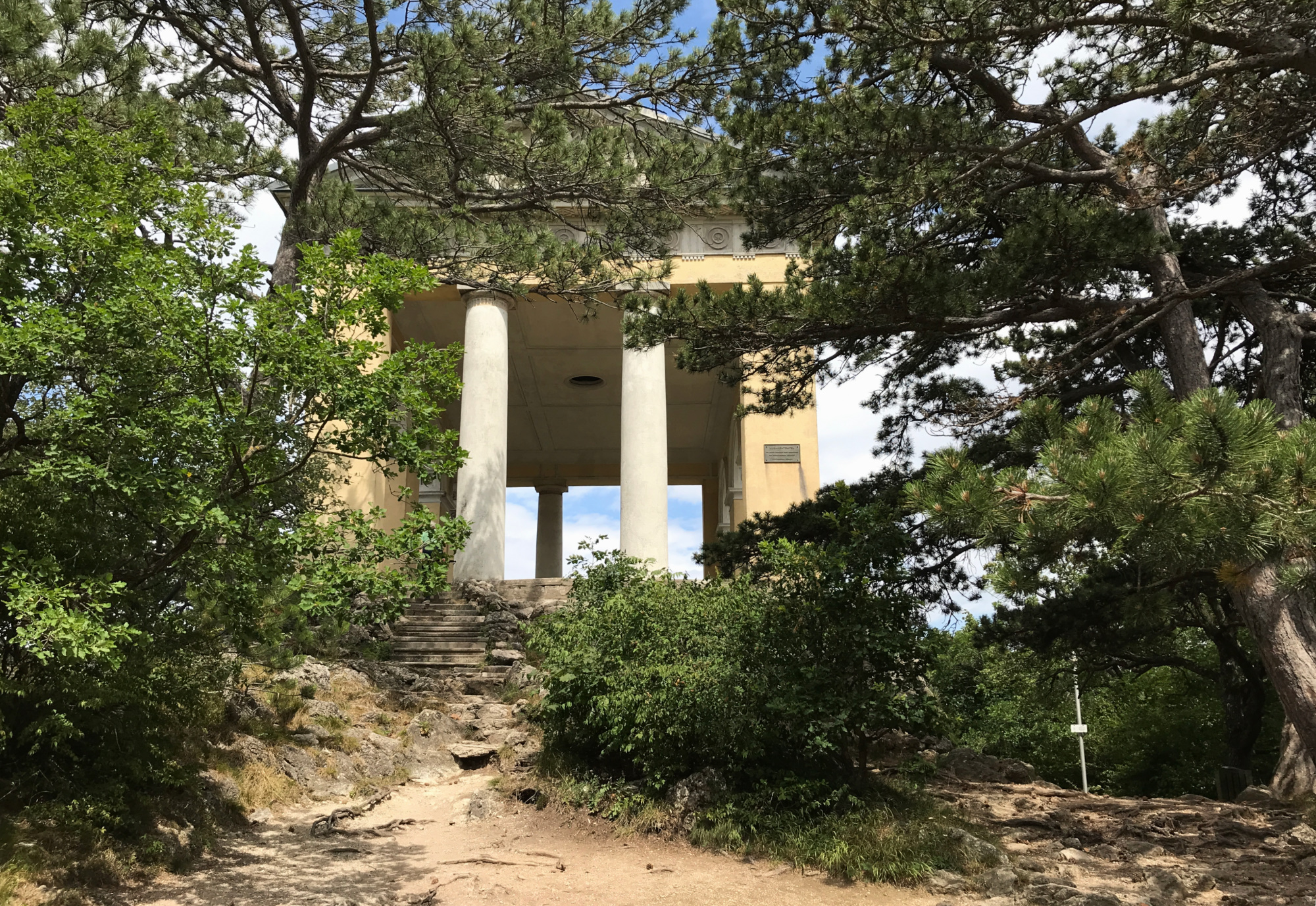 husarentempel.jpg