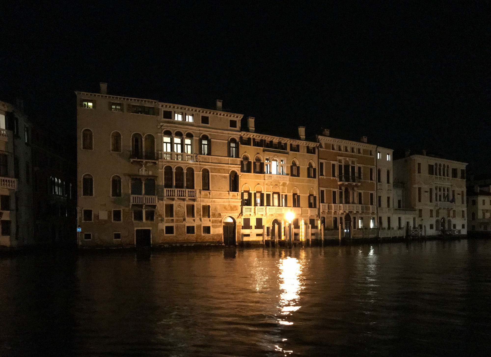 venice-canal-grande-by-night.jpg