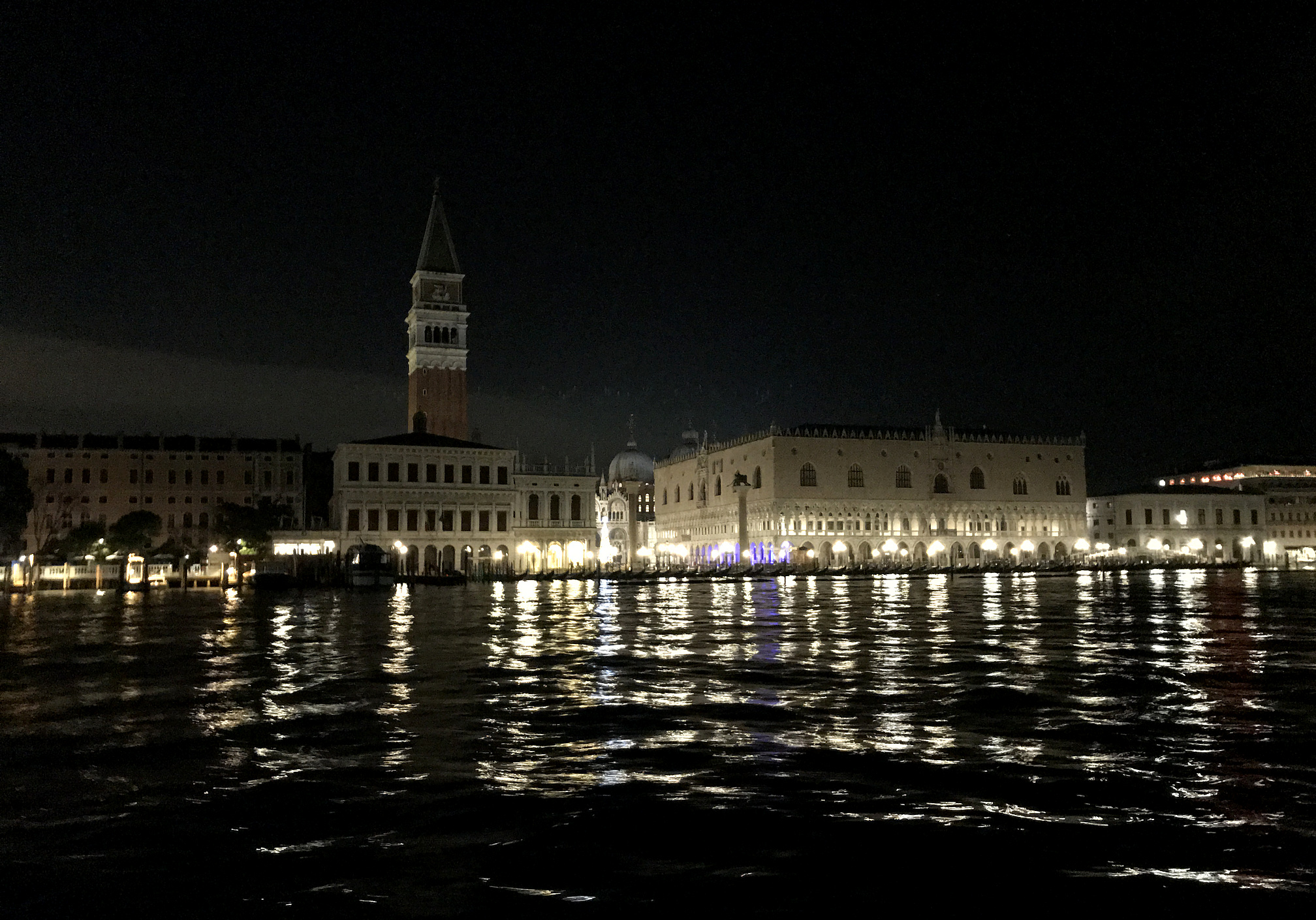venice-palazzo-ducale-by-night.jpg