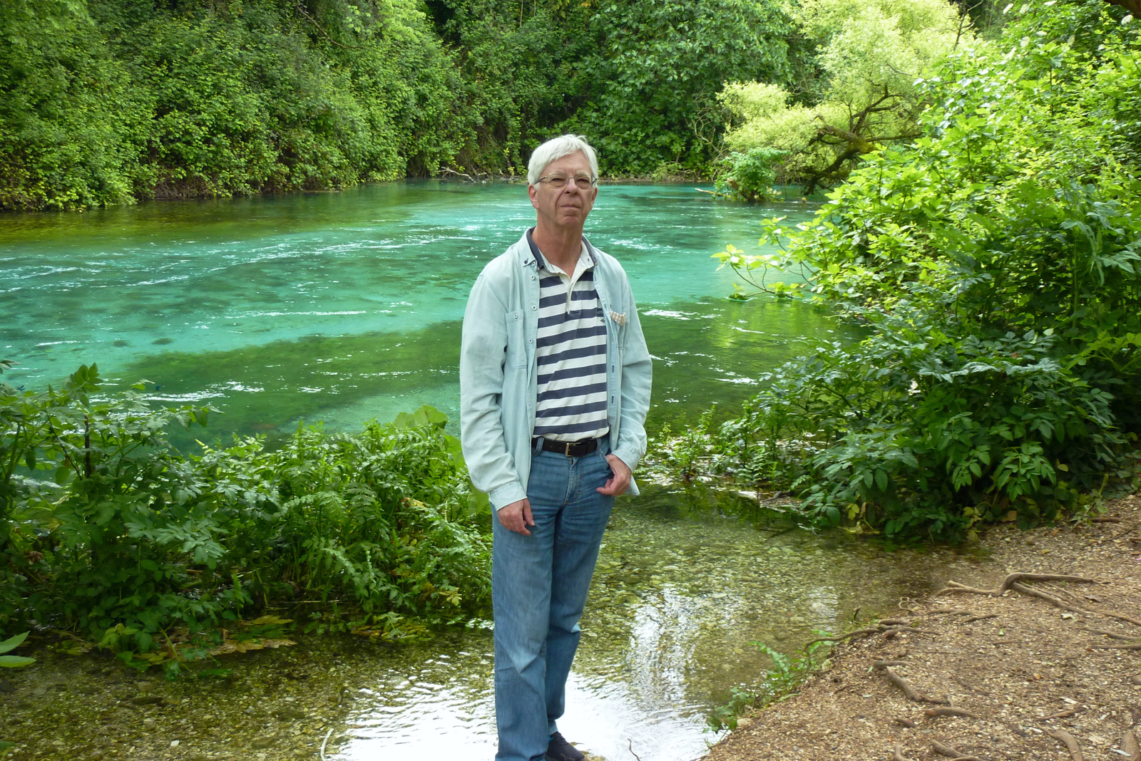robert-blue-eye.jpg