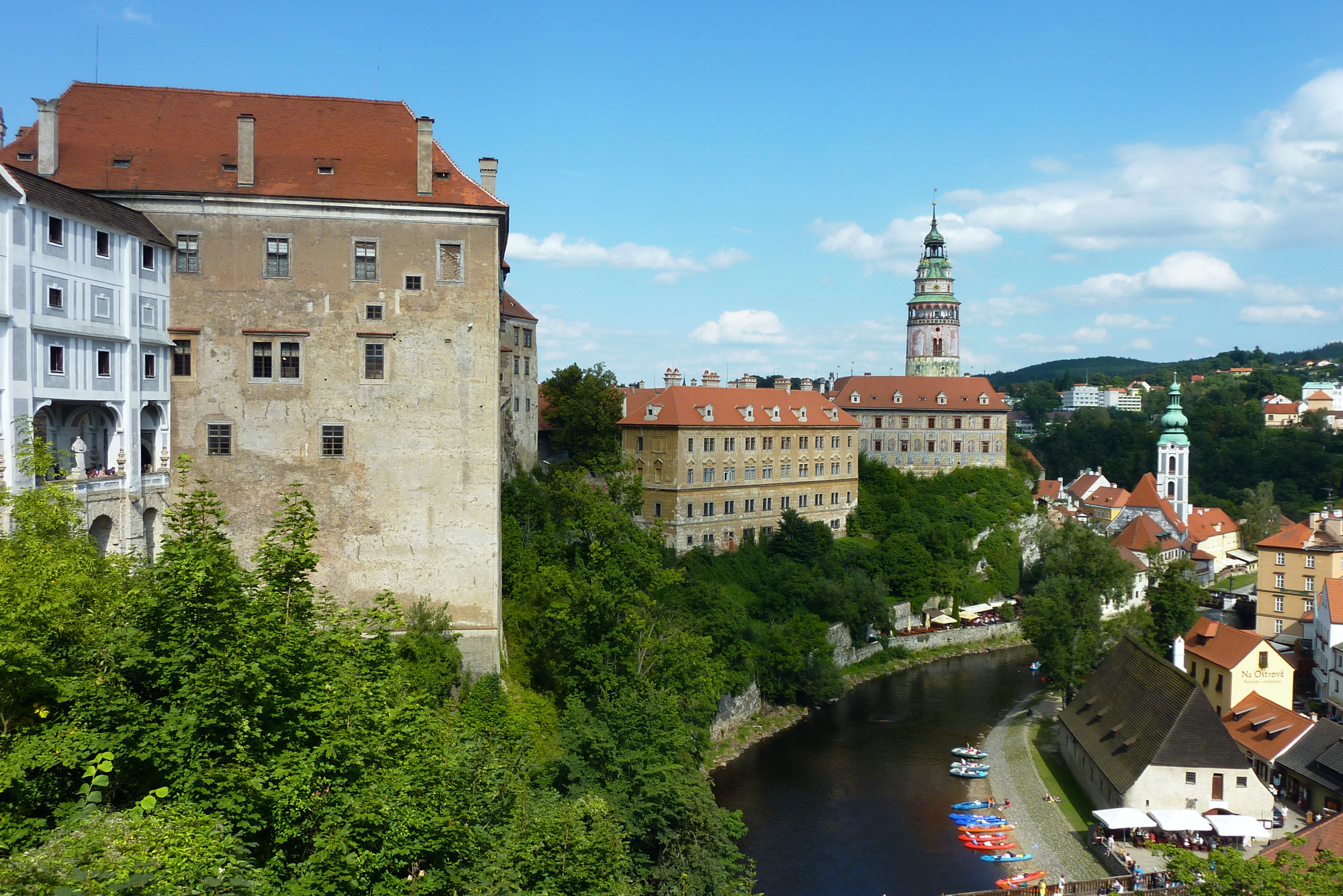 c-krumlov-castle-with-tower.jpg