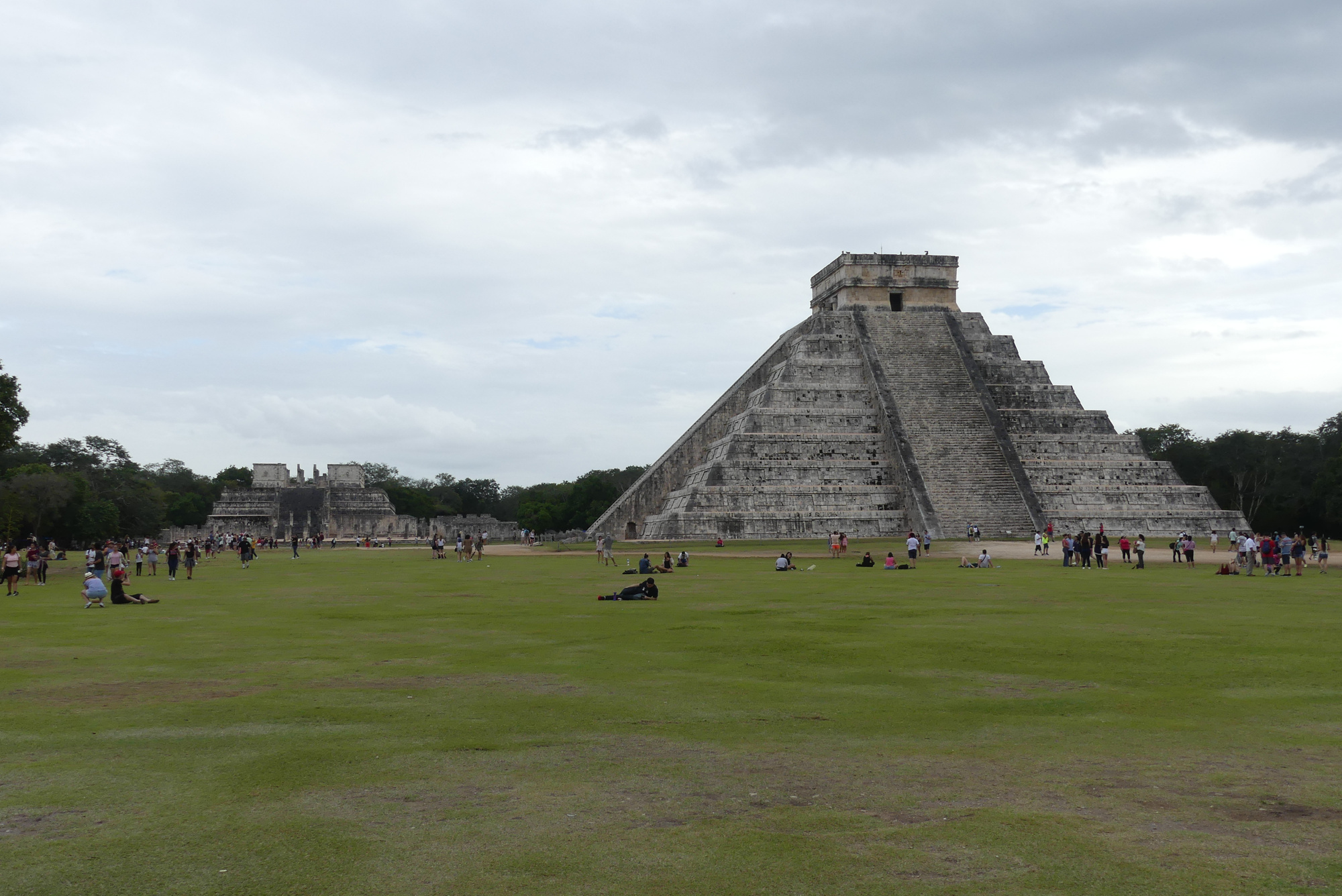chichen-itza-el-castillo-and-temple-of-the-warriors.jpg