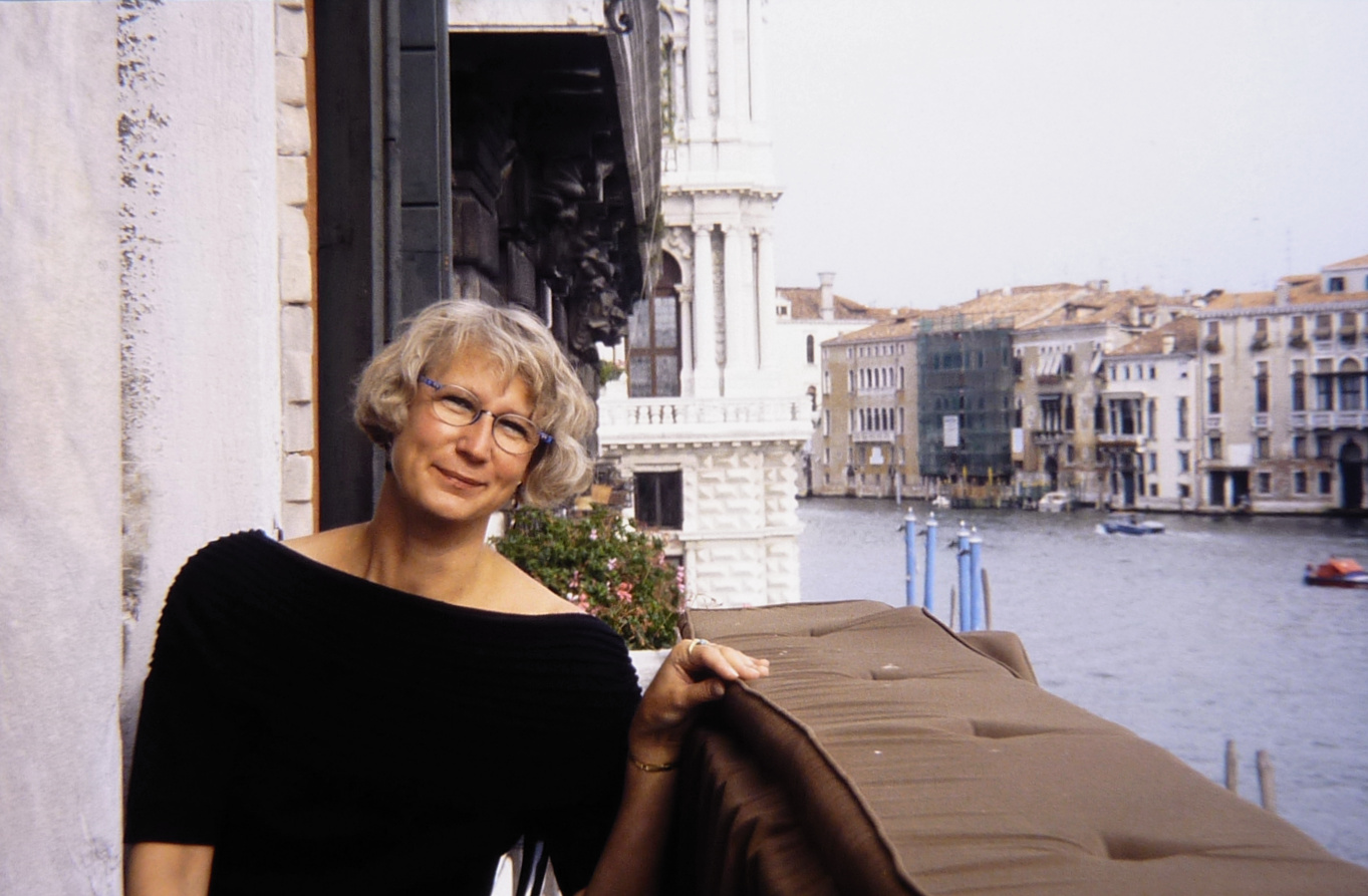 edith-san-cassiano-balcony-1993.jpg
