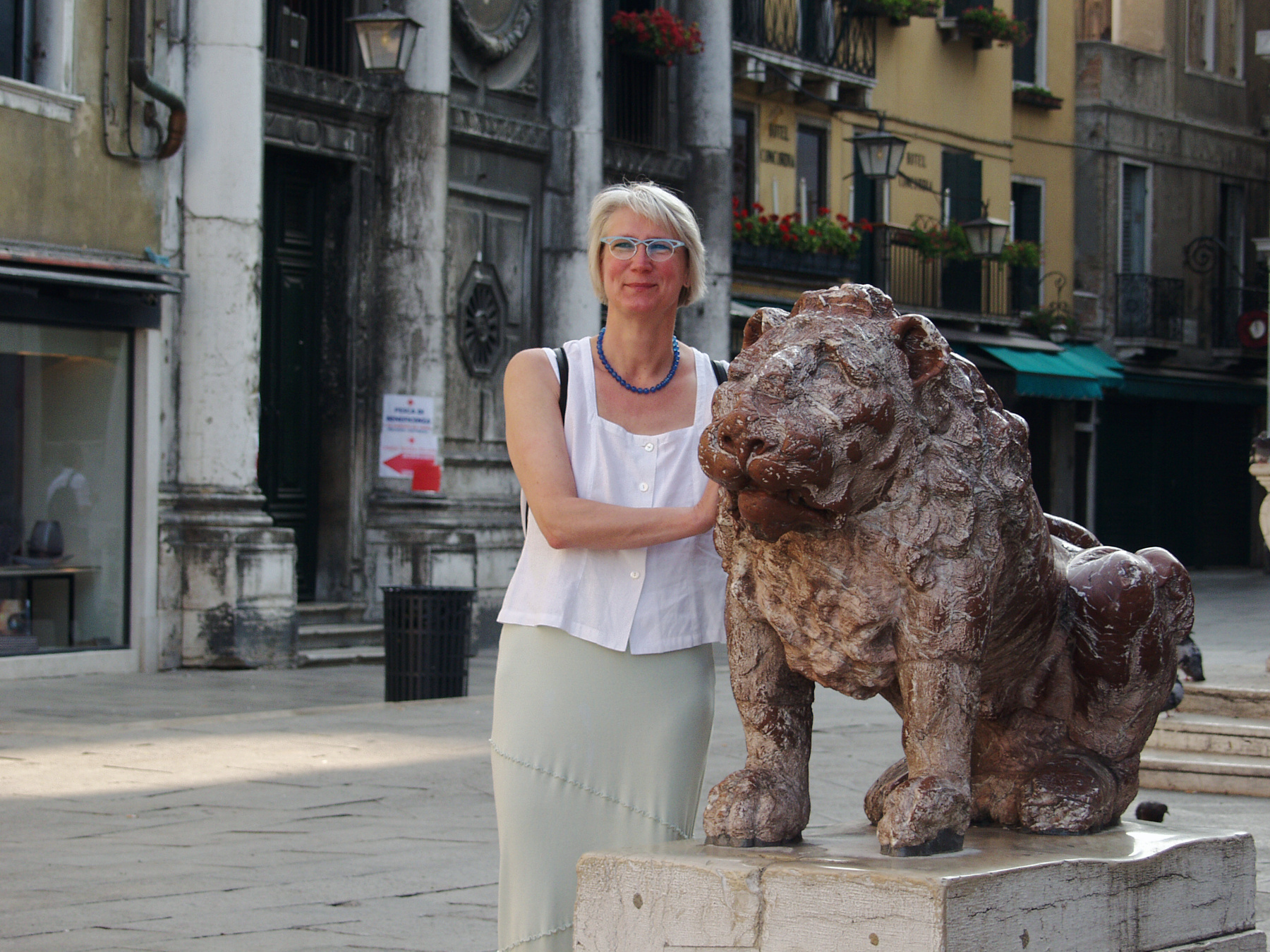 edith-piazetta-dei-leoncini-2003.jpg